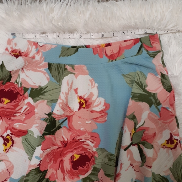 Floral A-Line Skirt - Picture 3 of 6